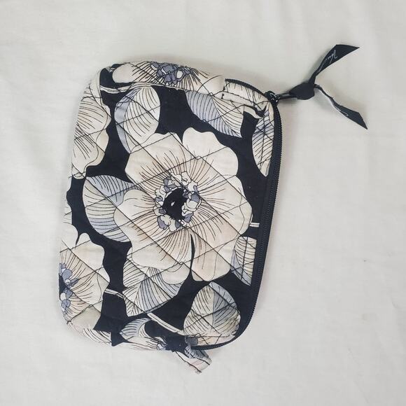 VERA BRADLEY Crossbody Bag and Wall Quilt Black and Grey Flower Pattern - Picture 6 of 12